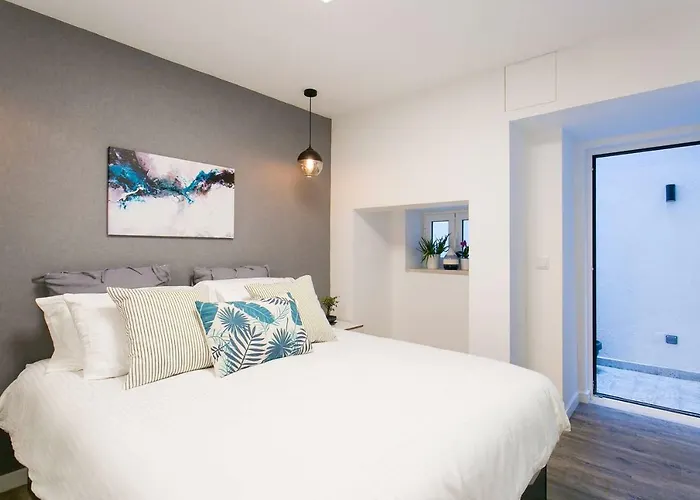 The Rose Of Bairro Alto * Lisboa